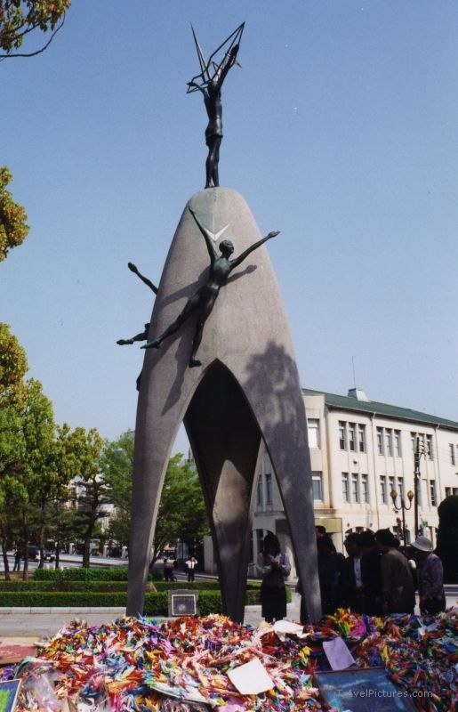 Hiroshima children memorial park statue peace